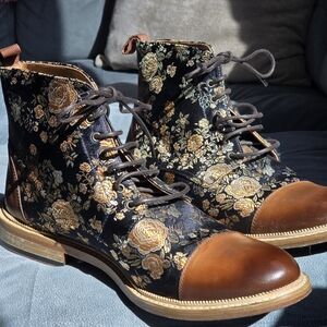 Floral Embroidered Men's Boots